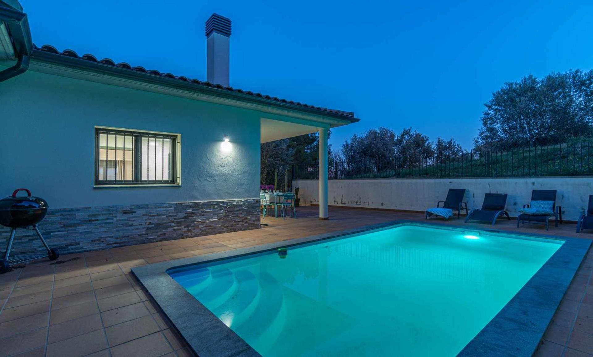 Jouvacations Villa Domenec Figueres  Luaran gambar