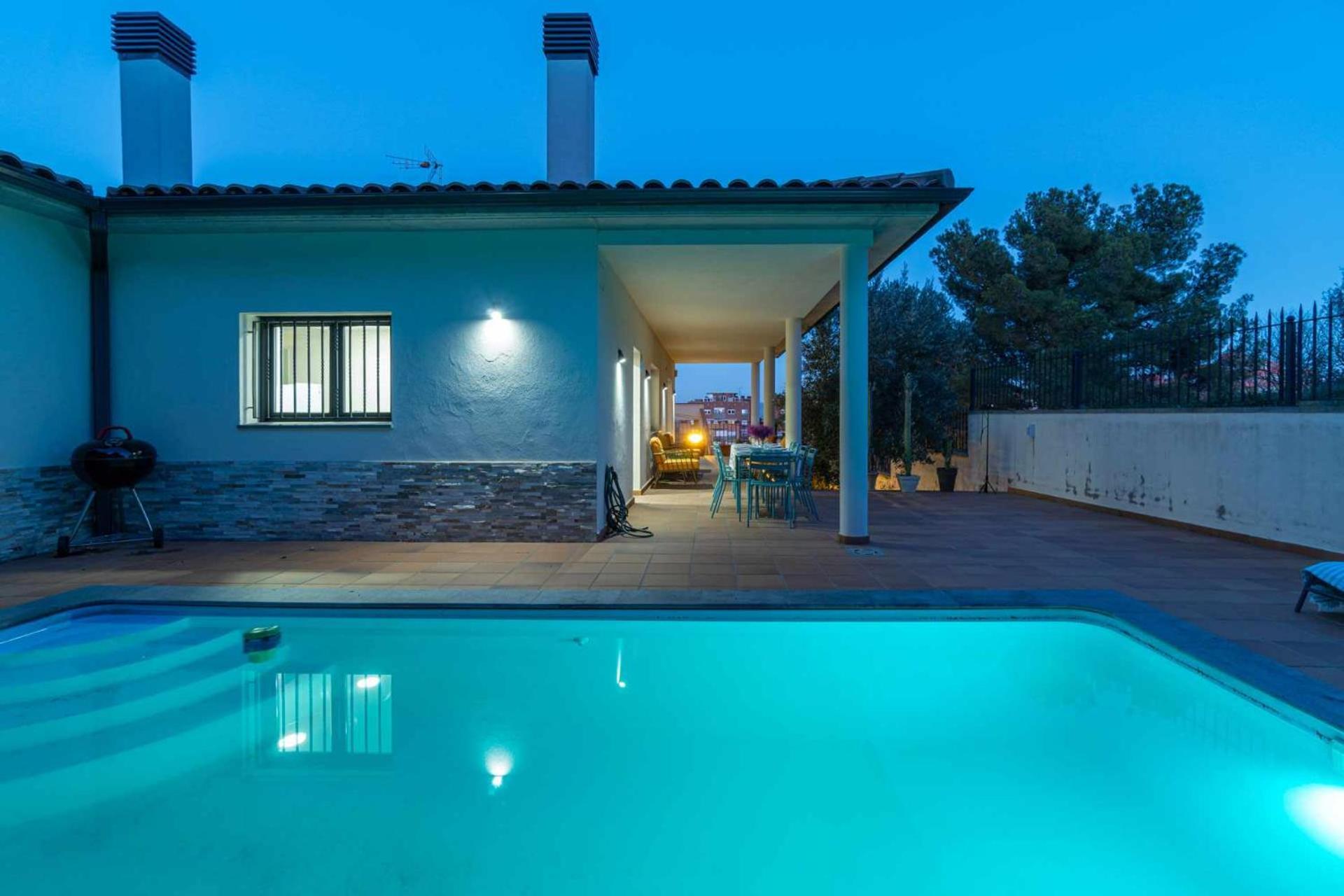 Jouvacations Villa Domenec Figueres  Luaran gambar